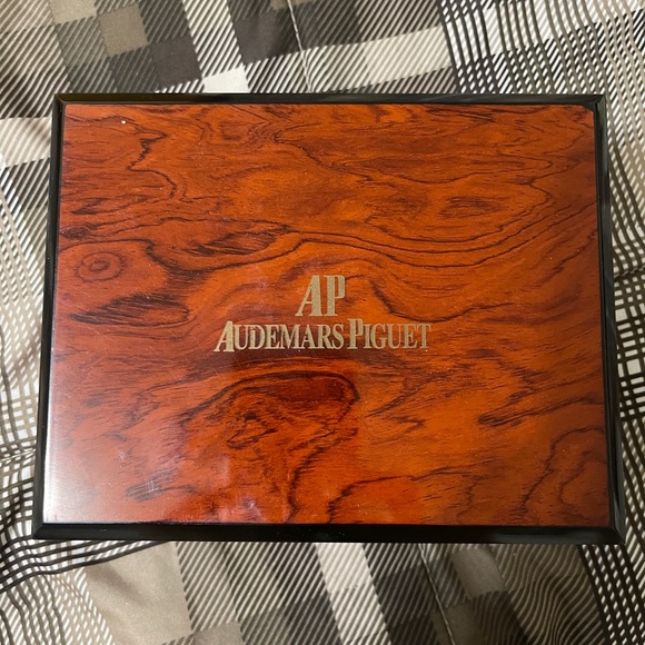 Audemar Piquet ROYAL OAK OFFSHORE - Picture 7 of 9